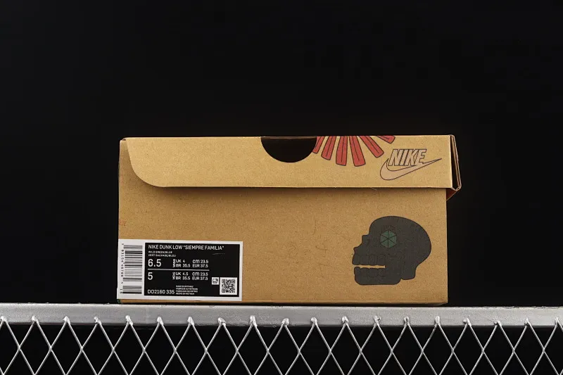 All Categories Nk SB Dunk Series Nk SB Dunk Low Low-top Sneakers Nk Dunk Low "Siempre! Familia" Green Lizard Day of the Dead SB Smashing Backboard Sports Skateboard Shoes DO2160-335